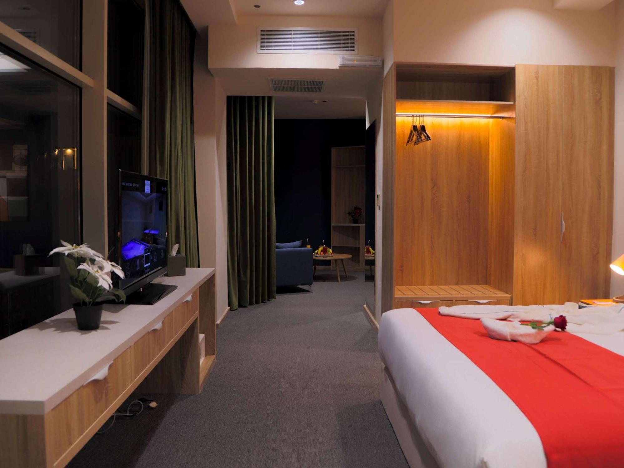 Novotel Suites Riyadh Centre Экстерьер фото
