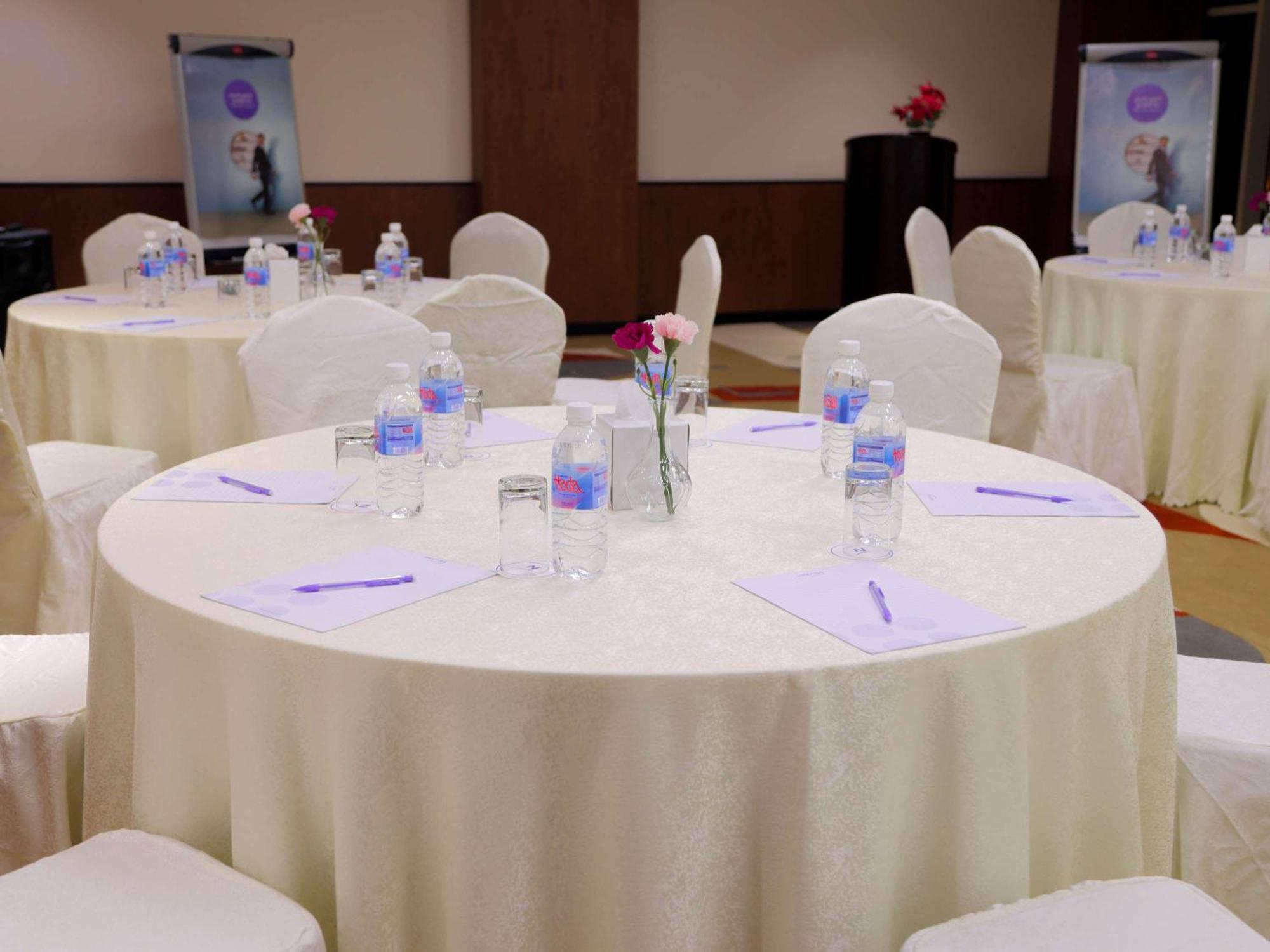 Novotel Suites Riyadh Centre Экстерьер фото
