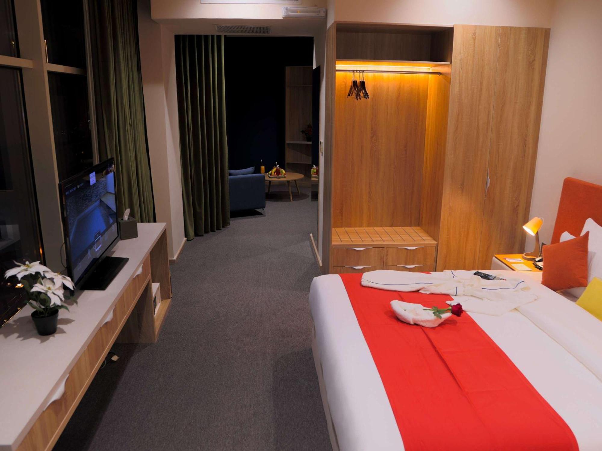 Novotel Suites Riyadh Centre Экстерьер фото