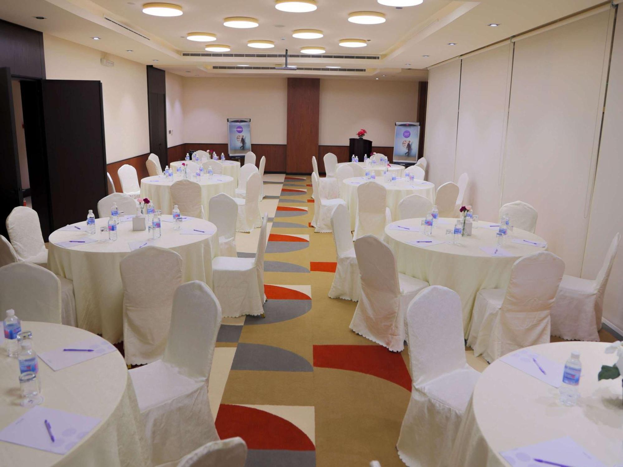Novotel Suites Riyadh Centre Экстерьер фото